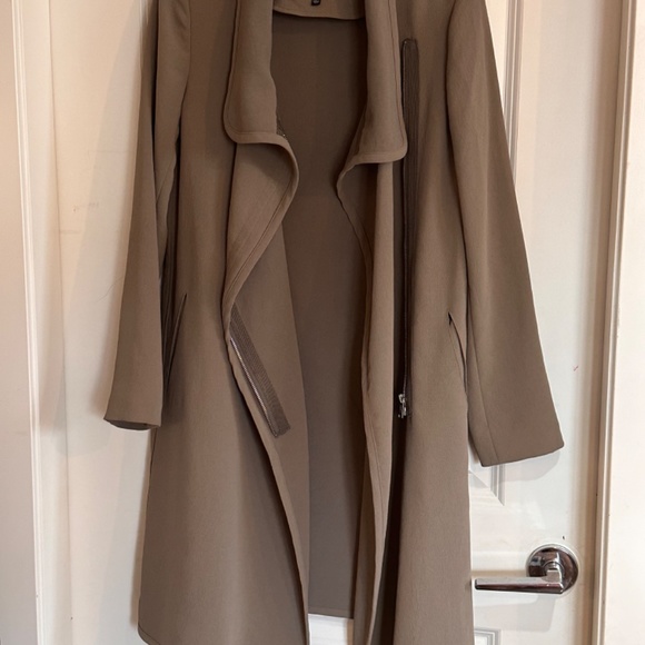 Aritzia Babaton cormac Trench - Picture 2 of 5